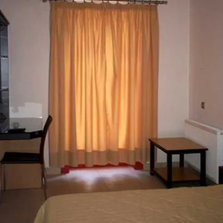 Aposperides מלון 2*