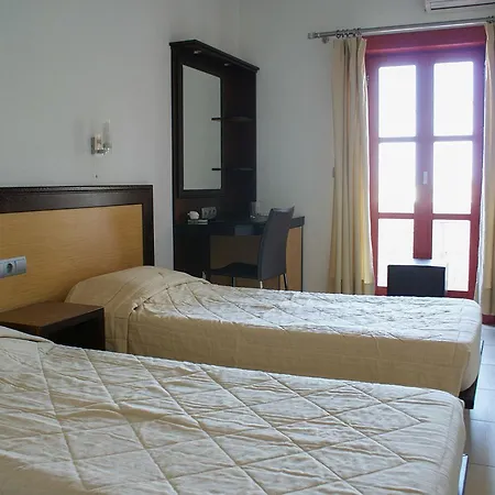 Aposperides מלון 2*