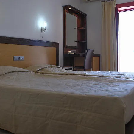 Aposperides מלון 2*