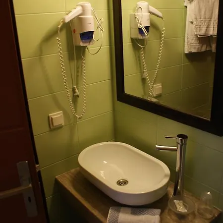 מלון Aposperides