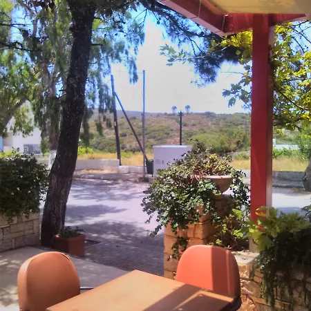 מלון Aposperides Livadi (Kythira)