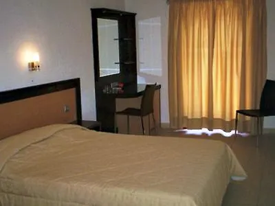 Aposperides מלון