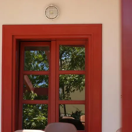 Otel Aposperides