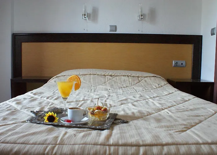 Hotell Aposperides Livadi (Kythira)